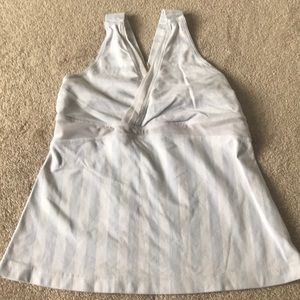Lululemon top with built-in bra